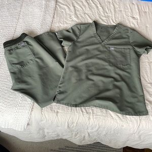 MOSS GREEN FIGS SCRUBS